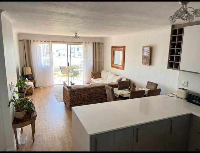 2 BEDROOM PROPERTY TO RENT IN VREDEHOEK